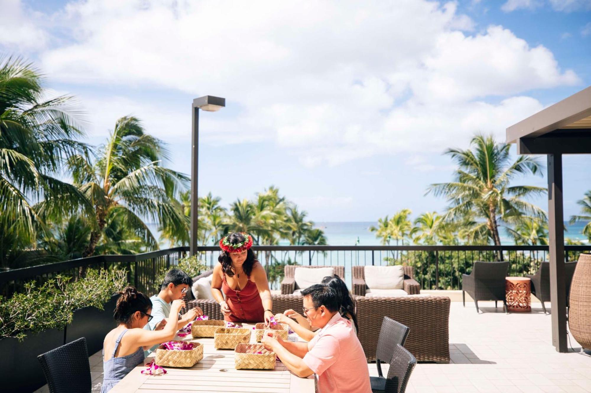 Aston Waikiki Beach Tower Honolulu Kültér fotó Rooftop Terrace