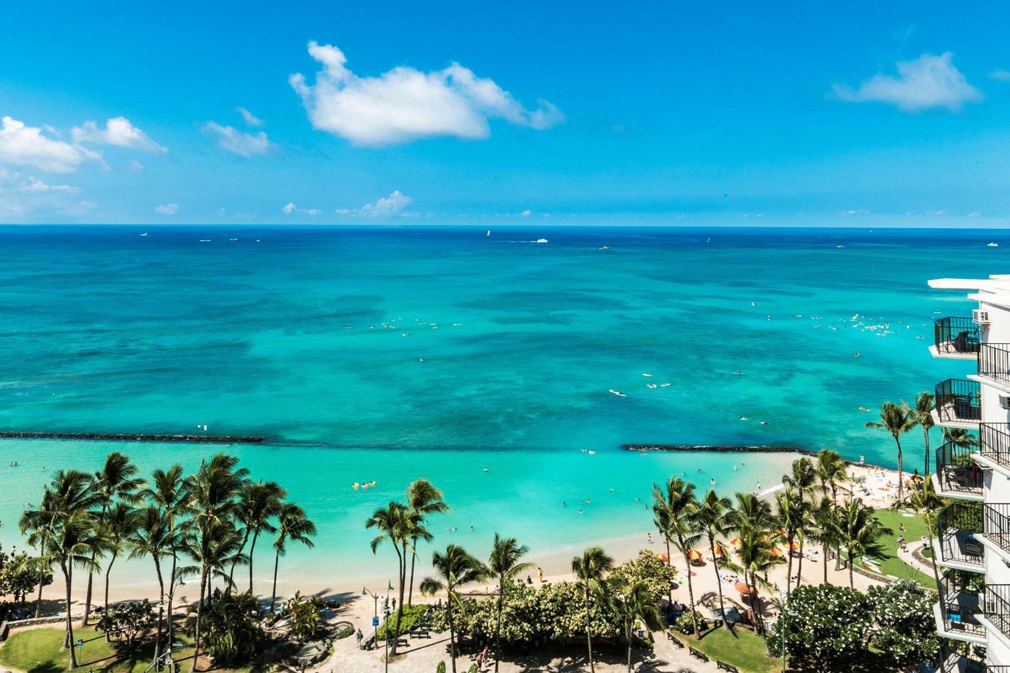Aston Waikiki Beach Tower Honolulu Kültér fotó Beachfront at the Fontainebleau