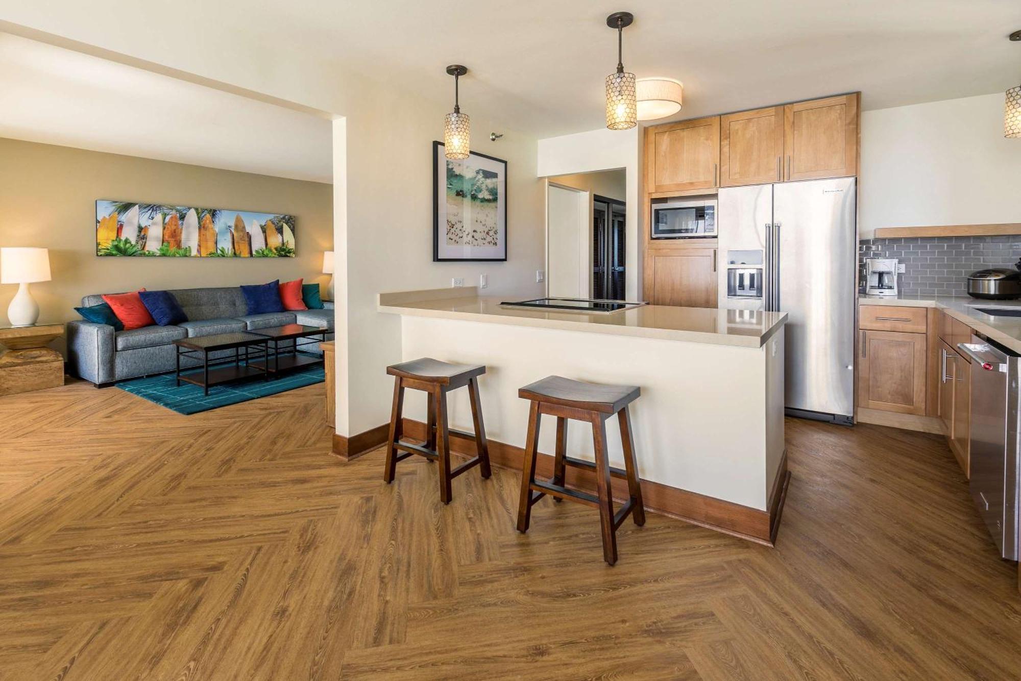 Aston Waikiki Beach Tower Honolulu Kültér fotó A kitchen in a typical apartment