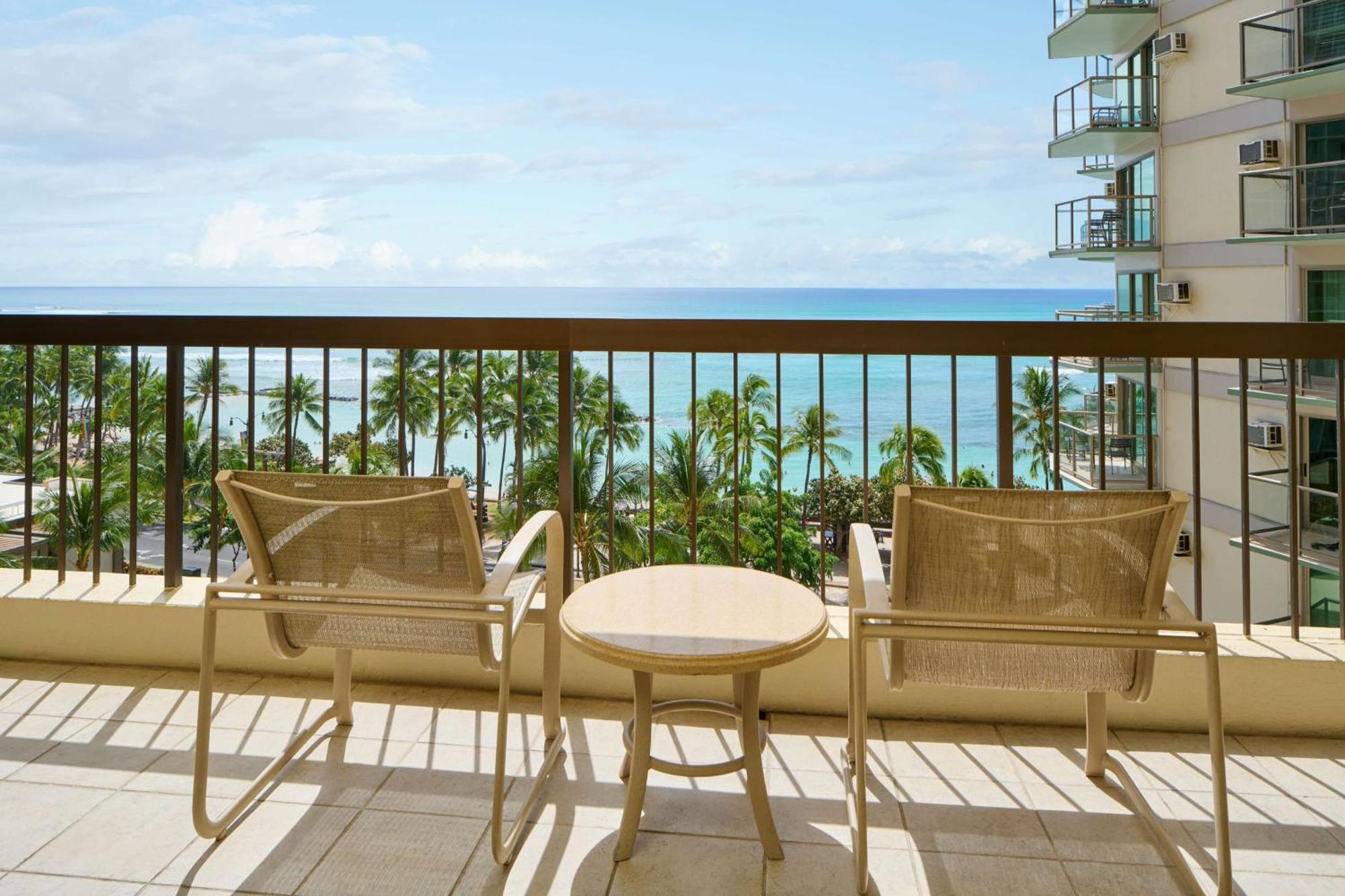 Aston Waikiki Beach Tower Honolulu Kültér fotó A typical view from a guest room