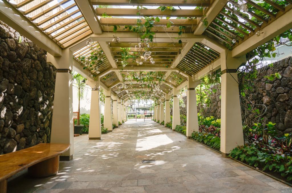 Aston Waikiki Beach Tower Honolulu Kültér fotó The Pergola