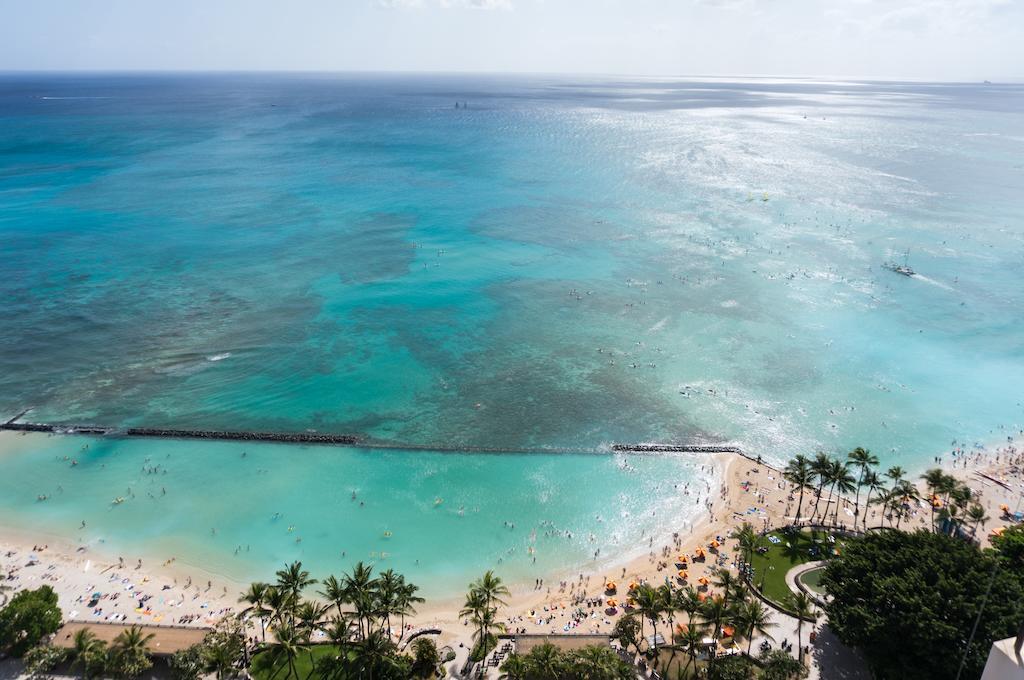 Aston Waikiki Beach Tower Honolulu Kültér fotó View of the beach at the Royal Hawaiian Hotel